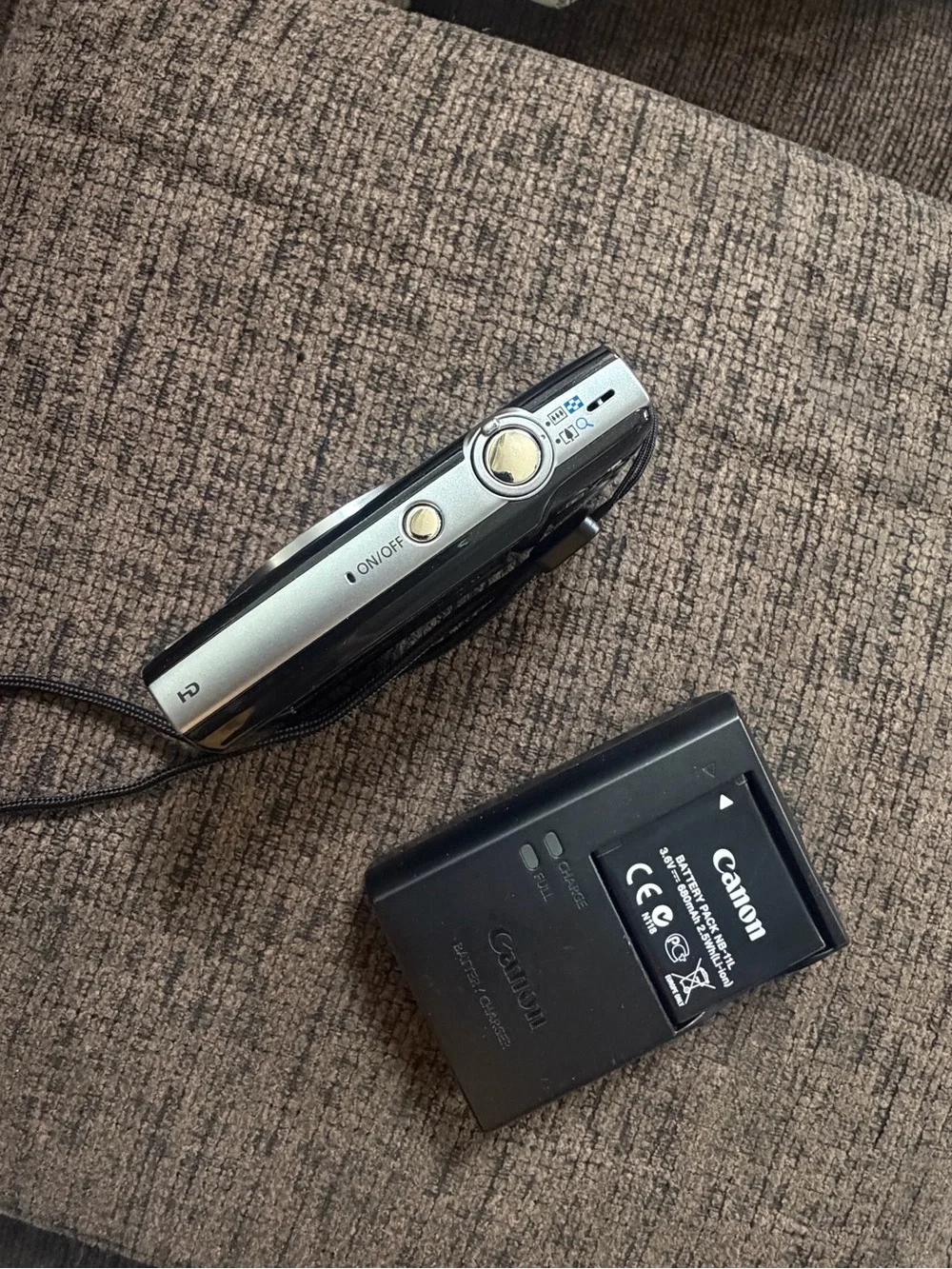 Canon PowerShot ELPH 135 Digital Camera